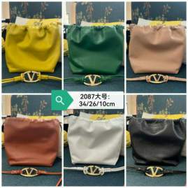 Picture of Valentino Handbags _SKUfw211203846fw
